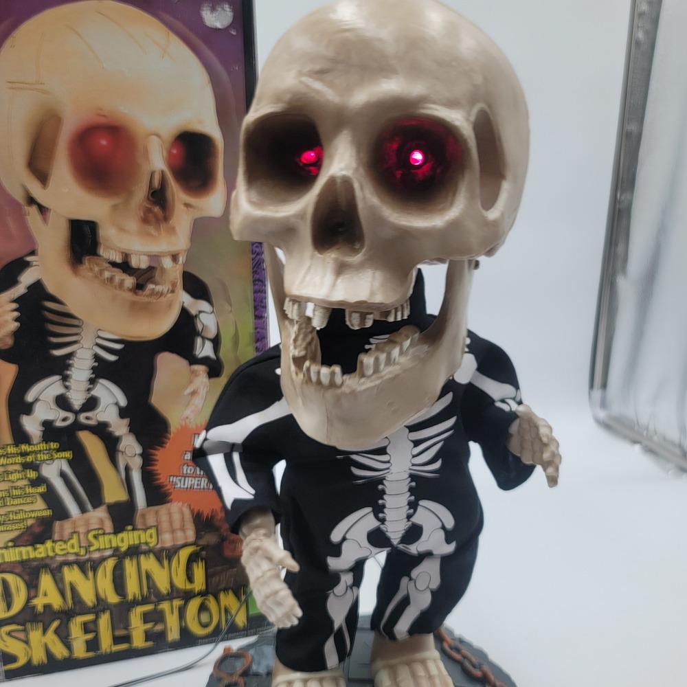 VTG Gemmy Big Head Animated Singing Dancing Skeleton Super Freak Halloween Decor